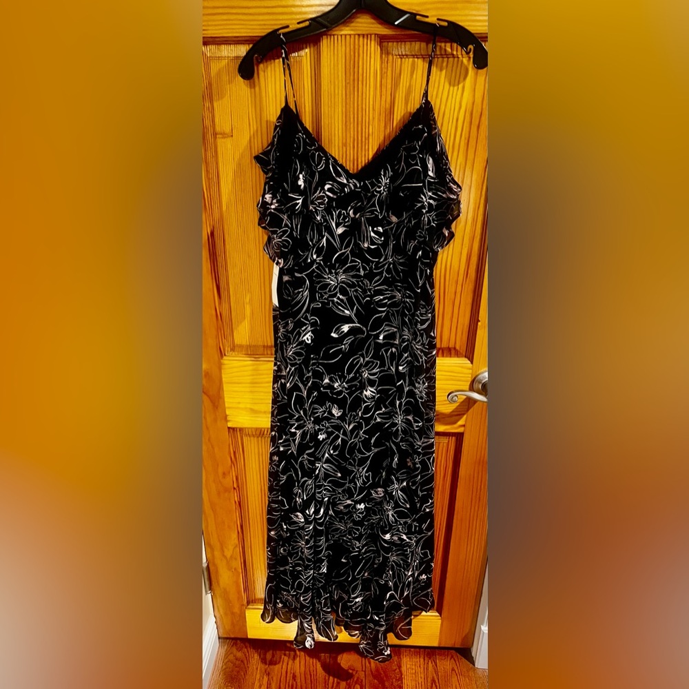 London Times Dress cold shoulder